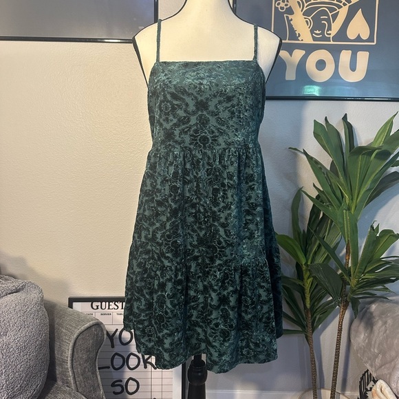 Wild Fable Green Velvet Spaghetti Strap Dress - Picture 1 of 4